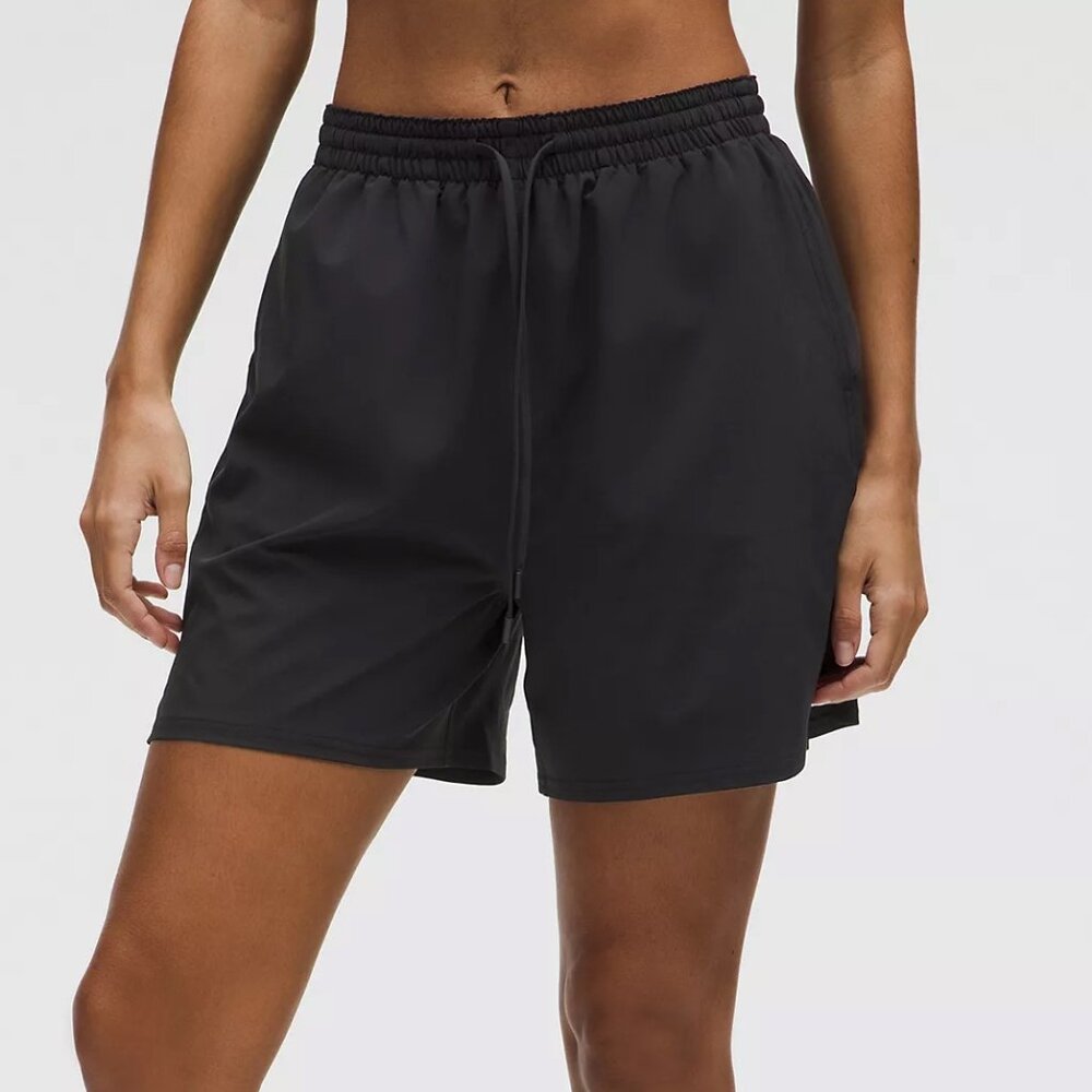 Lululemon • Pace Rival High-Rise Short 5" • Size 6 • Black • NWT